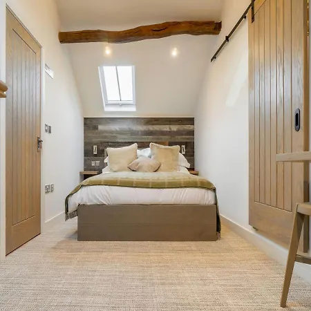 別荘 The Pod At The Heaning Estate