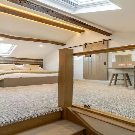 別荘 The Pod At The Heaning Estate *